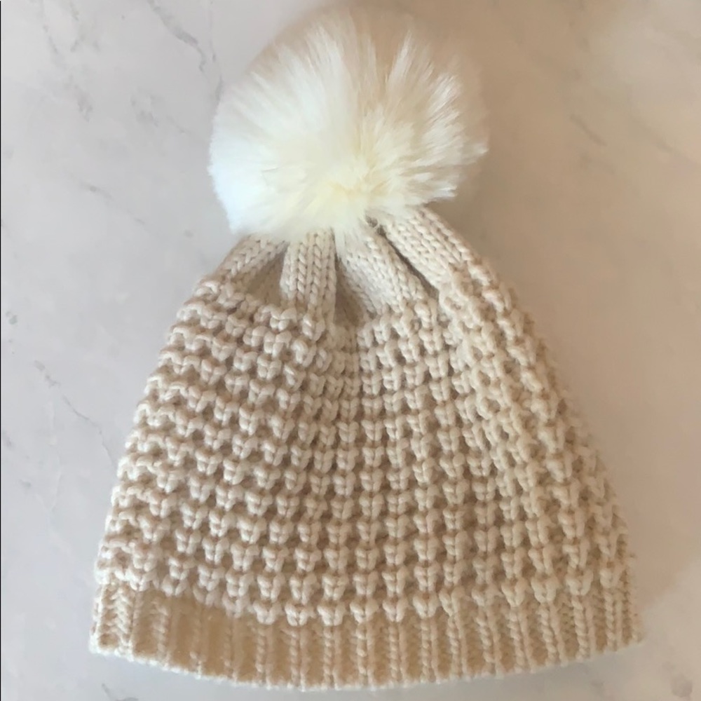 Beanie with faux fur Pom